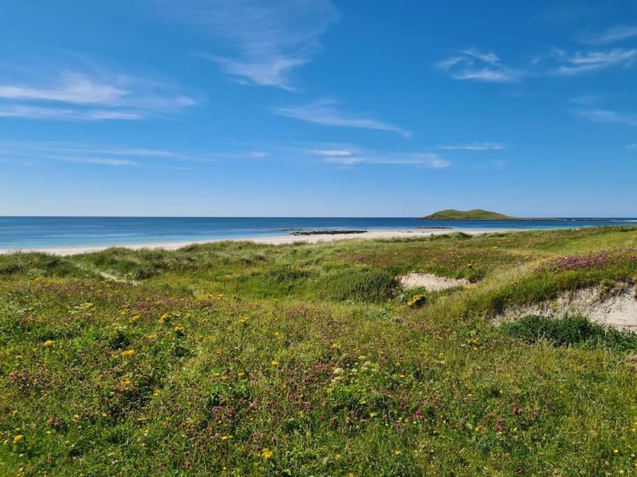 Loch An Eilean Pod Isle Of South Uist Villa Pollachara Exterior foto