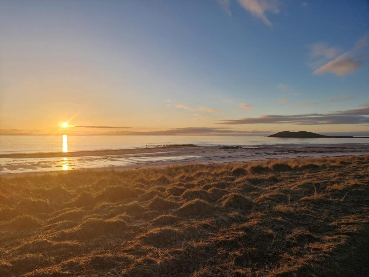 Loch An Eilean Pod Isle Of South Uist Villa Pollachara Exterior foto