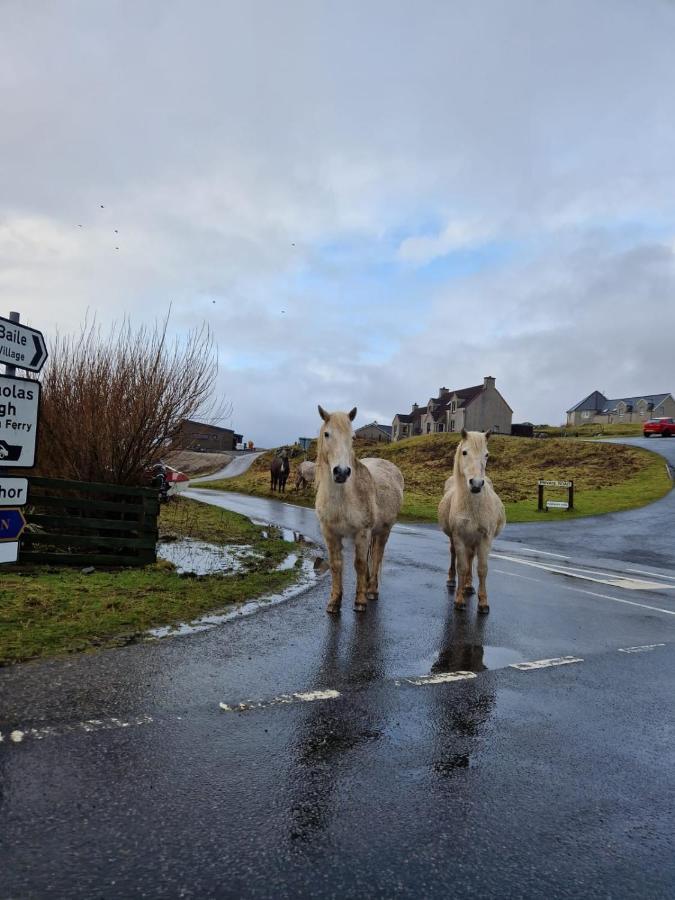 Loch An Eilean Pod Isle Of South Uist Villa Pollachara Exterior foto