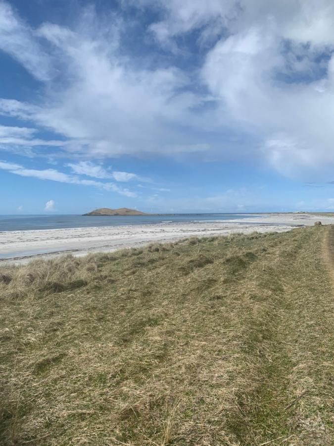 Loch An Eilean Pod Isle Of South Uist Villa Pollachara Exterior foto